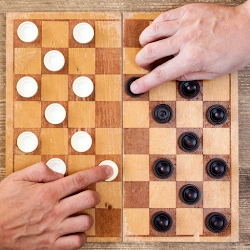 Checkers Multiplayer Game
